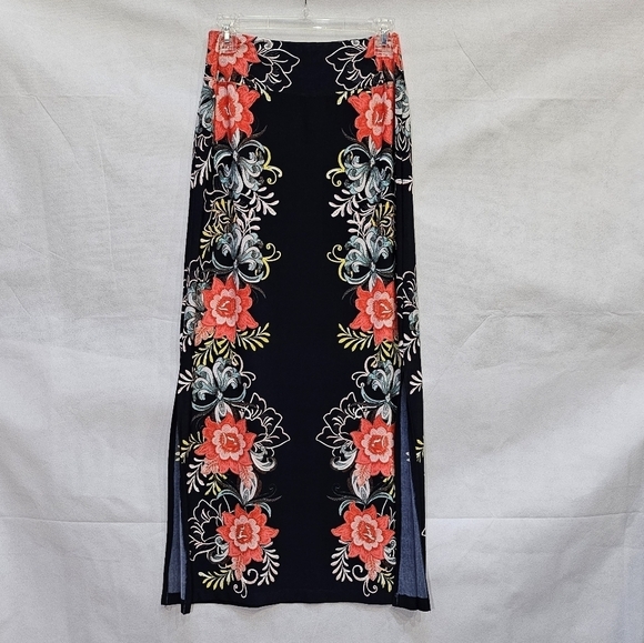 Coco Bianco Dresses & Skirts - Coco Bianco Floral Maxi Skirt with Long Slits 95% Polyester 5% Spandex Sz S